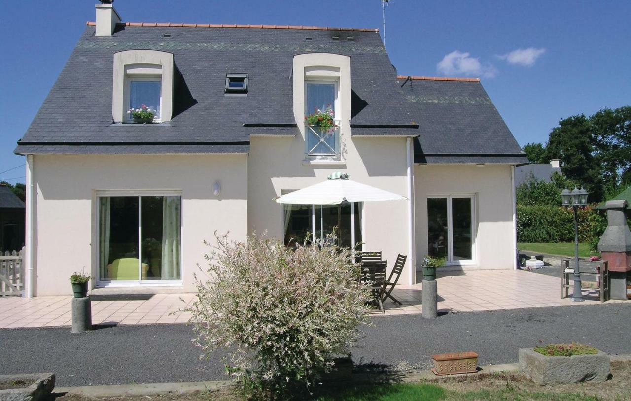 Amazing Apartment In Roz-Landrieux With Kitchen Exterior foto